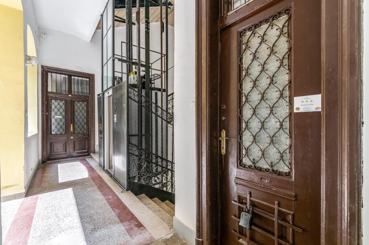 City Center Apartment Будапеща Екстериор снимка